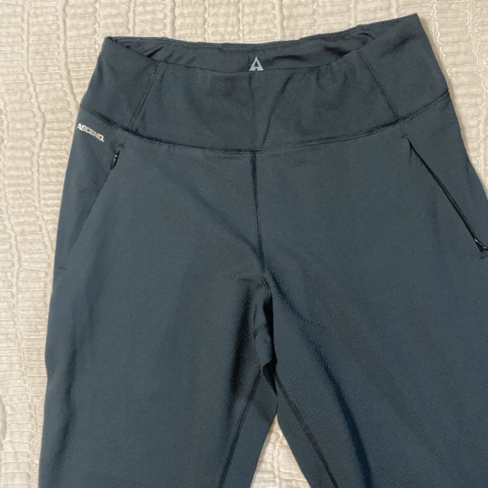 NWOT ASCEND JOGGERS, size small - Picture 2 of 8